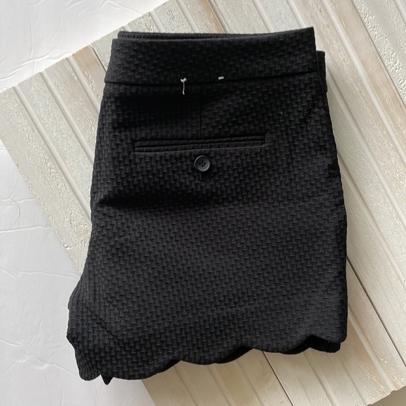 Black scallop shorts - Picture 4 of 8